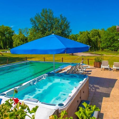 Zichy Park Hotel Bikacs Экстерьер фото