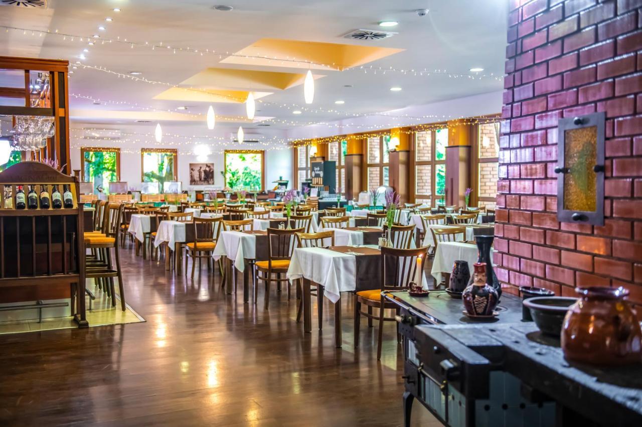 Zichy Park Hotel Bikacs Экстерьер фото