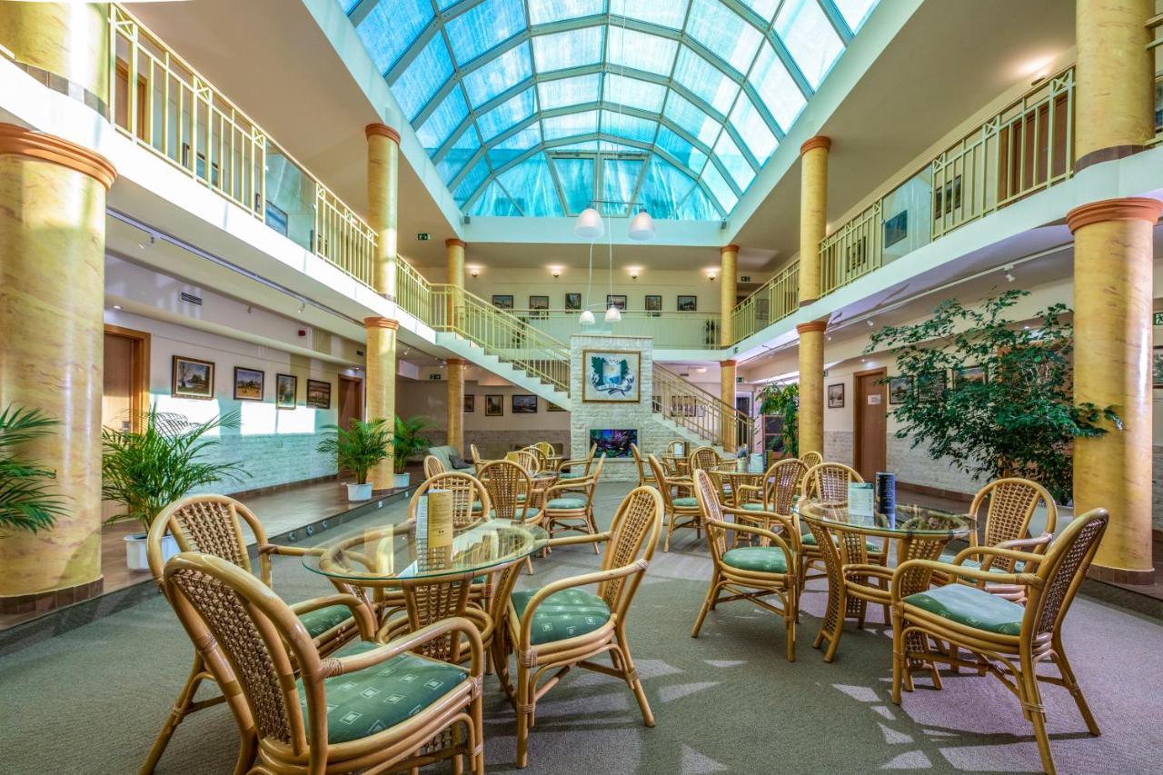 Zichy Park Hotel Bikacs Экстерьер фото