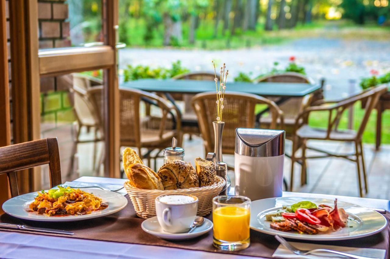 Zichy Park Hotel Bikacs Экстерьер фото
